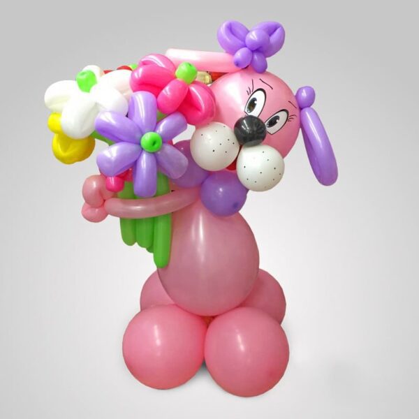 Милая собачка с букетом цветов