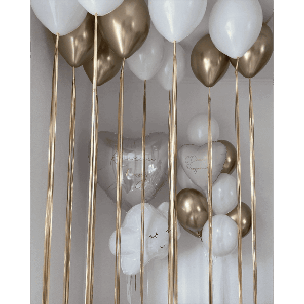Ніжне оформлення кулями "Золоті обійми"